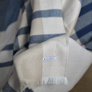 Chicama Azul - luksusowe ponczo z alpaki